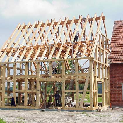 tragendes Fachwerk Neubau Bau eines tragenden Fachwerkgerüstes,